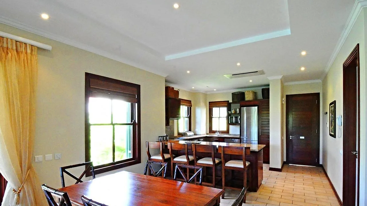 Apartment Eden Island, Beach Front, Luxury, 3 Bed Ensuite, Wifi Seychelles