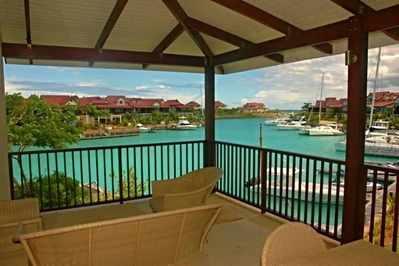 Apartment Eden Island, Beach Front, Luxury, 3 Bed Ensuite, Wifi